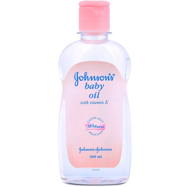Johnsons Baby Oil with Vitamin E